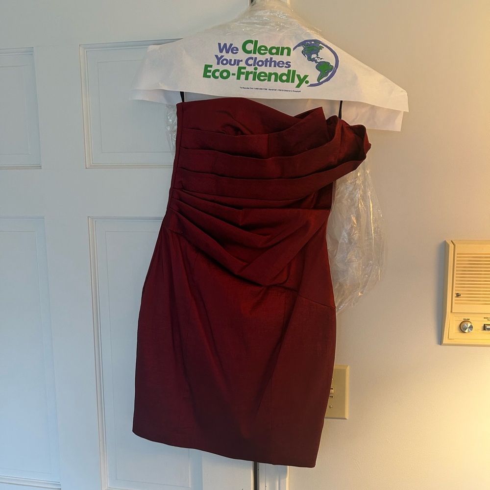 Jessica McClintock Elegant deep red Strapless Dress. Size 8